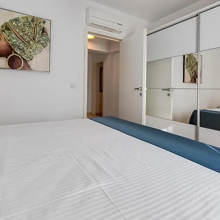 Diamond Two Bedroom Zára