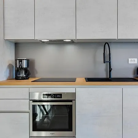 Diamond Two Bedroom Apartman *