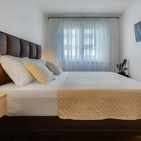 Diamond Two Bedroom Zára