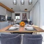 Diamond Two Bedroom Lejlighed *