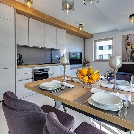 Apartment Diamond Two Bedroom *