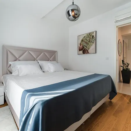 Diamond Two Bedroom Apartment