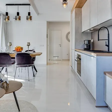 Diamond Two Bedroom Apartment