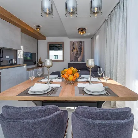 Diamond Two Bedroom Apartmán *