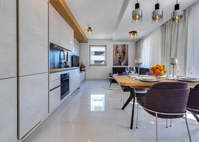 Διαμέρισμα Diamond Two Bedroom *